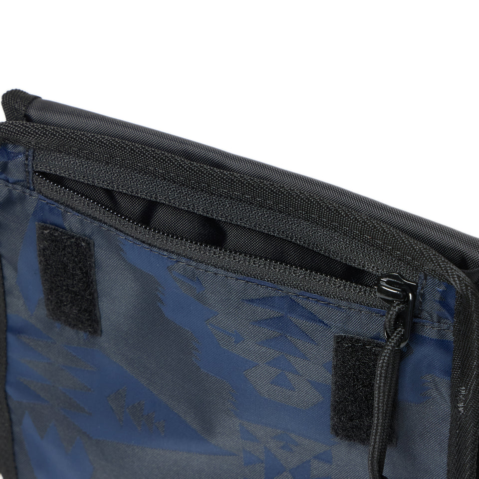 スクエア ネックポーチ 0.5L Pendleton ペンドルトン ネイビー | NEW ERA ニューエラ公式オンラインストア