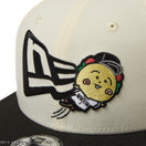 キッズ | Youth 9FIFTY コジコジ COJI-COJI フラッグロゴ クロームホワイト ブラックバイザー | NEW ERA ニューエラ公式オンラインストア