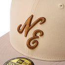 59FIFTY Mocha Mousse クラシックロゴ オーツミルク/アッシュブラウン | NEW ERA ニューエラ公式オンラインストア