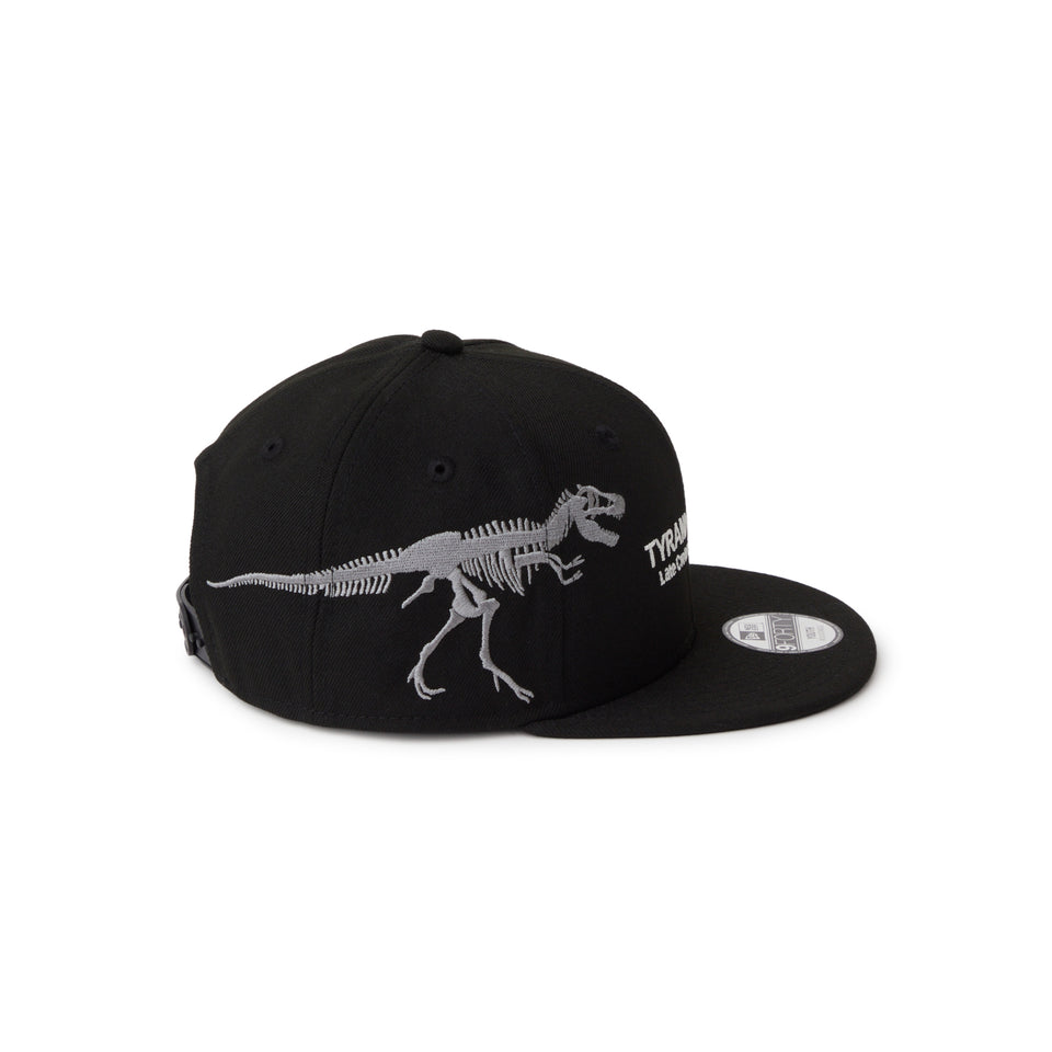 キッズ Youth 9FIFTY Tyrannosaurus ティラノサウルス 化石 ブラック | NEW ERA ニューエラ公式オンラインストア