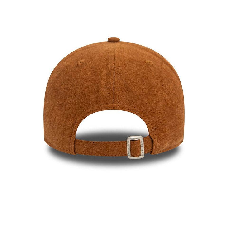 9FORTY Europa Football Team チェルシー シンセティックスウェード FC ブラウン - 14489750 - OSFM | NEW ERA ニューエラ公式オンラインストア