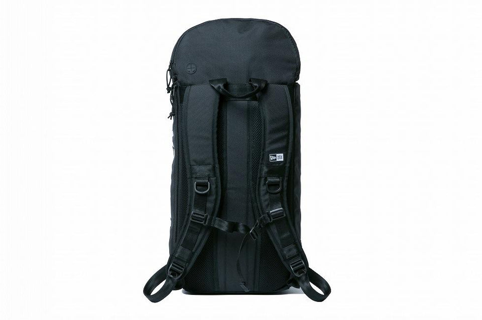 ラックサック 35L プリントロゴ ブラック × ホワイト