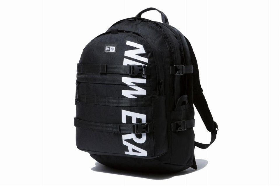 キャリアパック 35L プリントロゴ ブラック × ホワイト