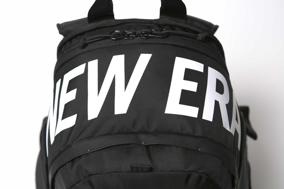 スポーツパック 31L プリントロゴ ブラック × ホワイト