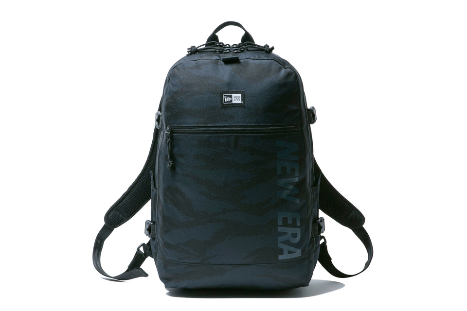 スマートパック 28L プリントロゴ タイガーストライプカモネイビー × ネイビー