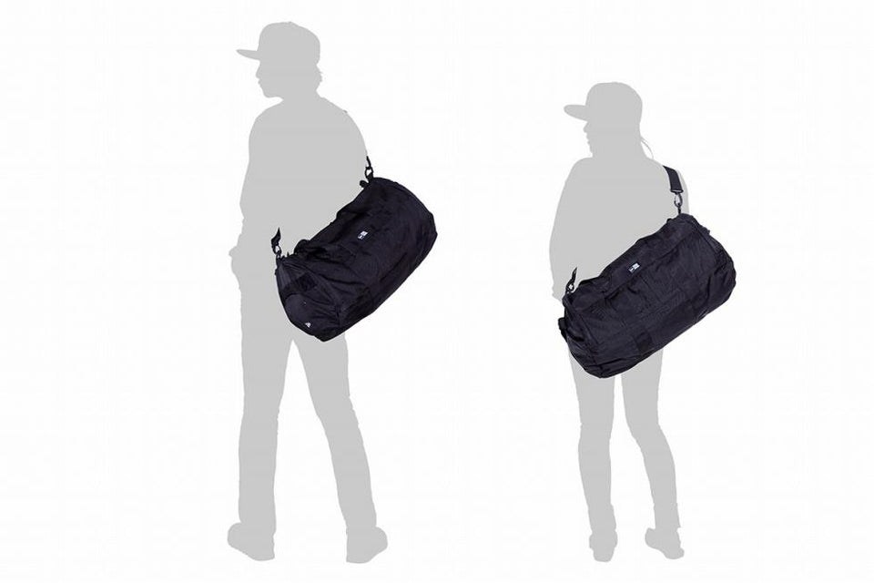 ドラム ダッフルバッグ 40L プリントロゴ ブラック × ホワイト