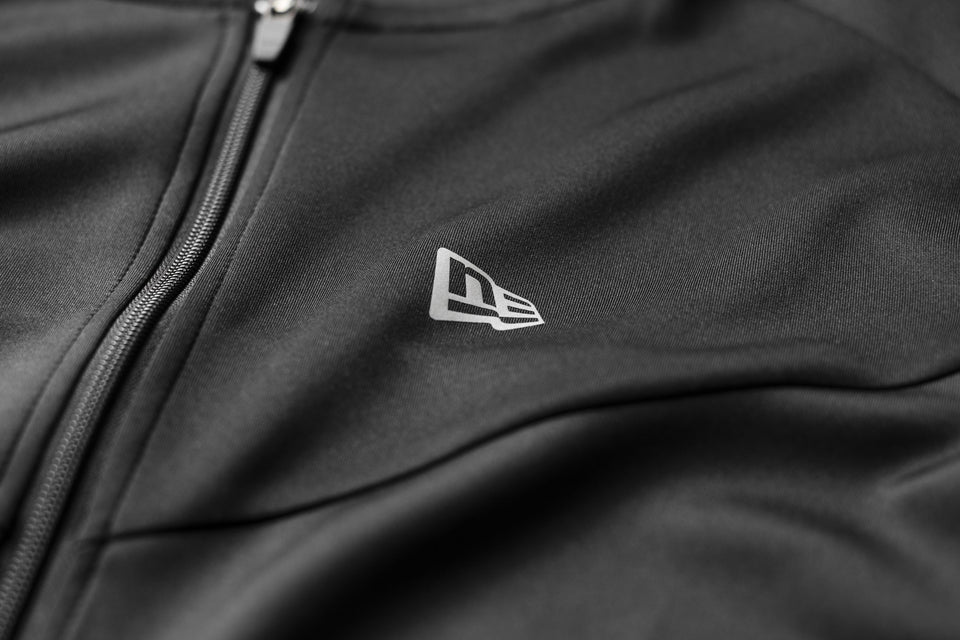 ウォームアップジャケット フードロゴ ブラック × ホワイト 【 Performance Apparel 】