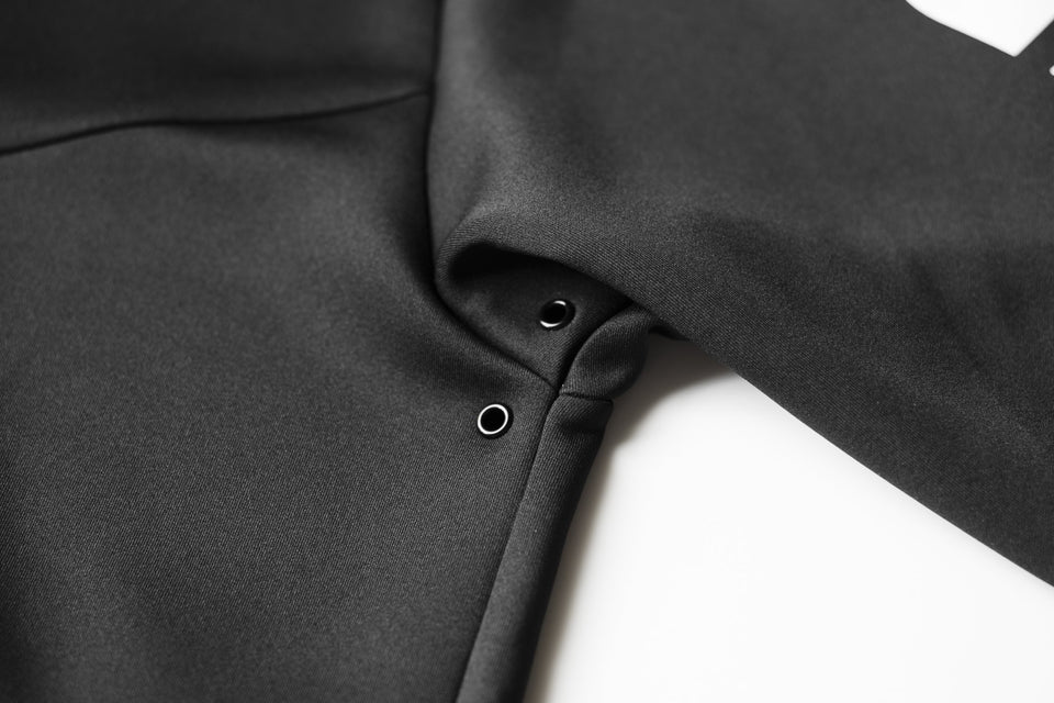 ウォームアップジャケット フードロゴ ブラック × ブラック 【 Performance Apparel 】