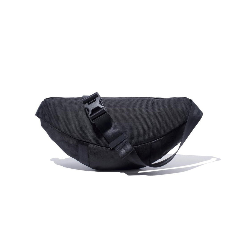 ウエストバッグ 2L プリントロゴ ブラック × ピンク