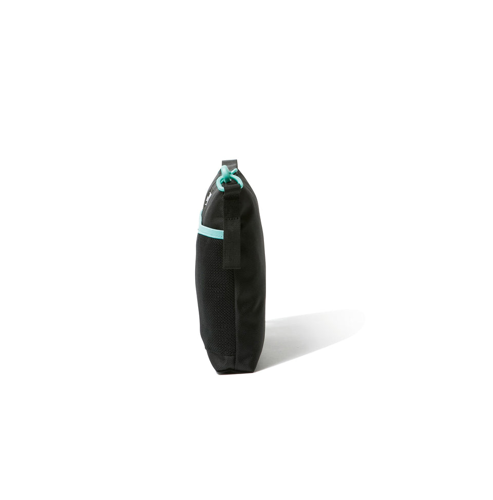 サコッシュ 2.5L ブラック/ミントブルー