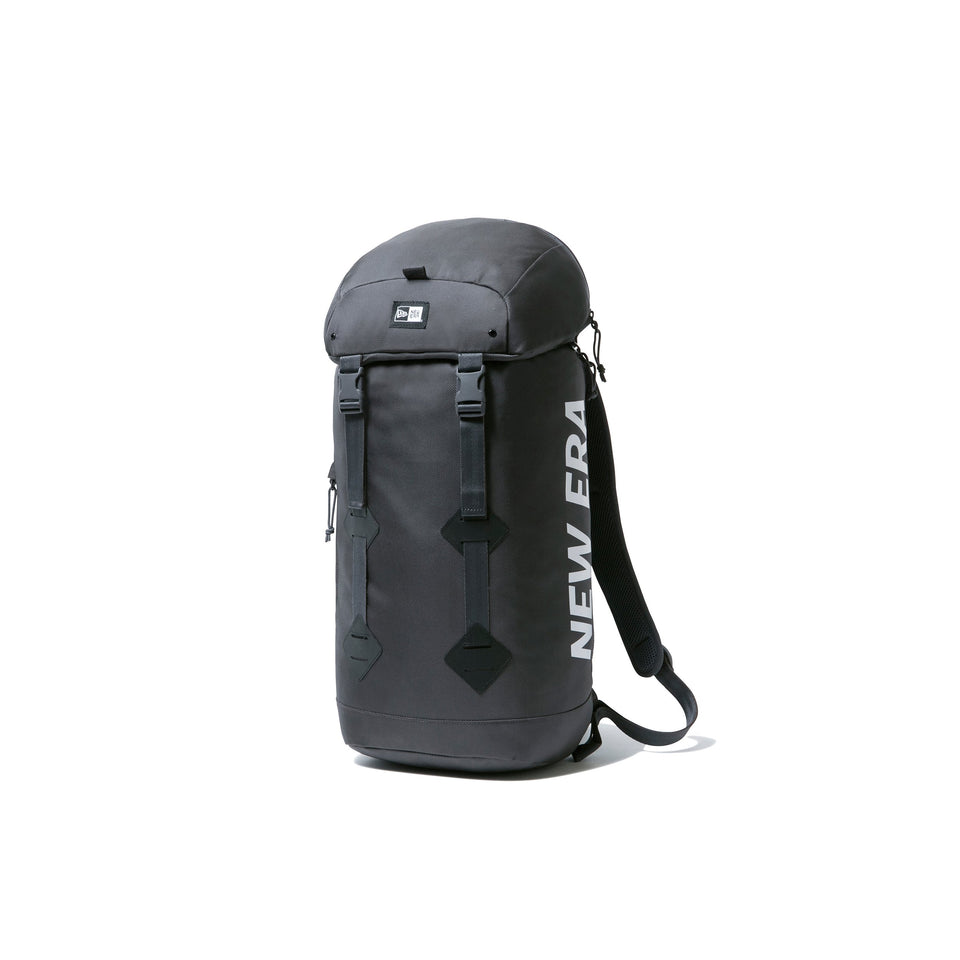 ラックサック 35L プリントロゴ グラファイト × ホワイト