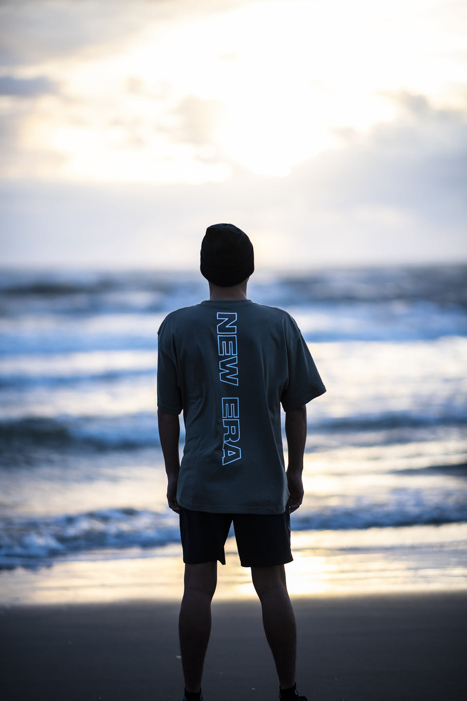 オーバーサイズド パフォーマンス Tシャツ フラッグ & リア ニューエラワードマーク ブラック 【NEW ERA WORKOUT】