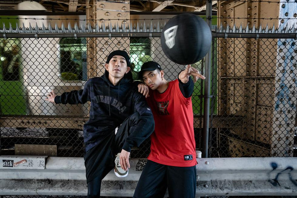 パフォーマンス Tシャツ スクエアニューエラ ロゴ レッド 【NEW ERA BASKETBALL】