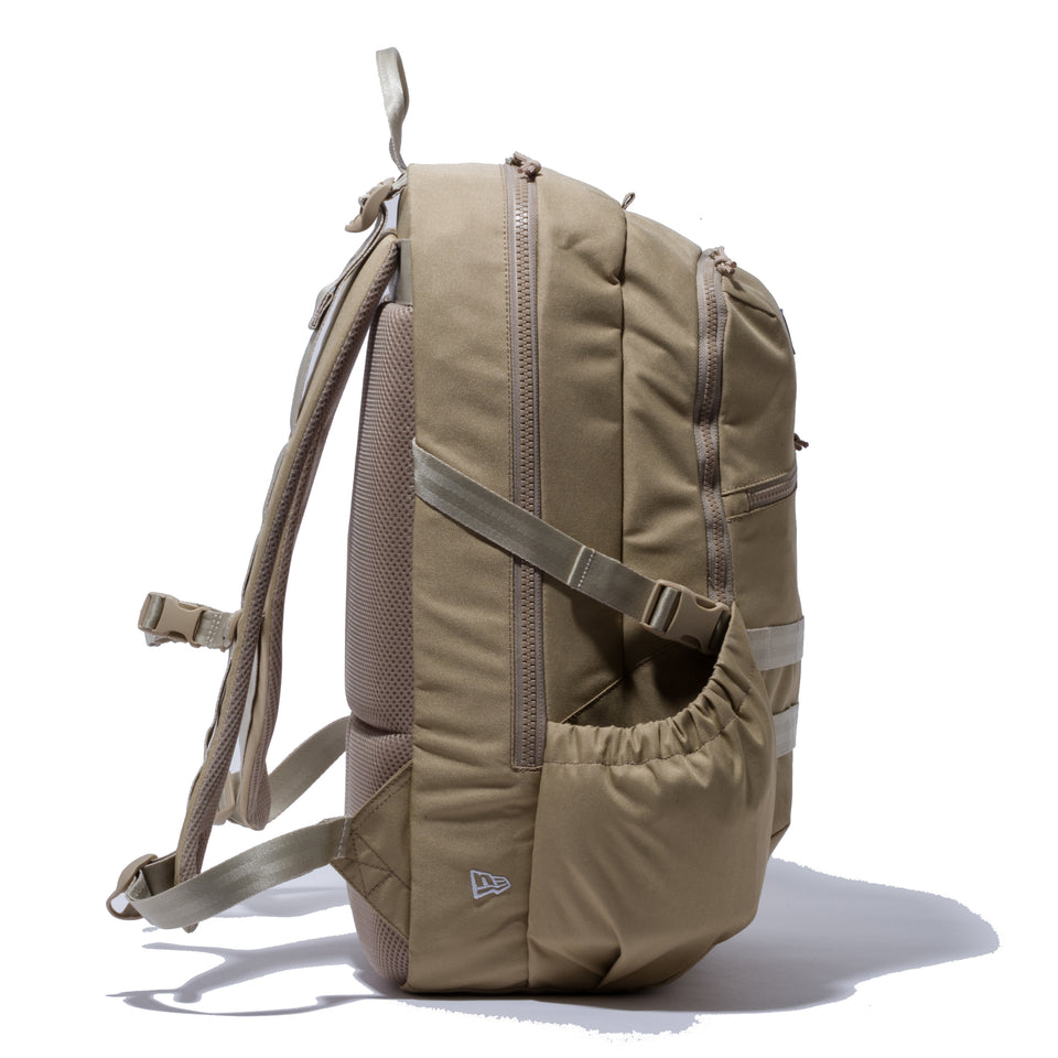 アーバンパック 33L プリントロゴ　ベージュ　×　ホワイト