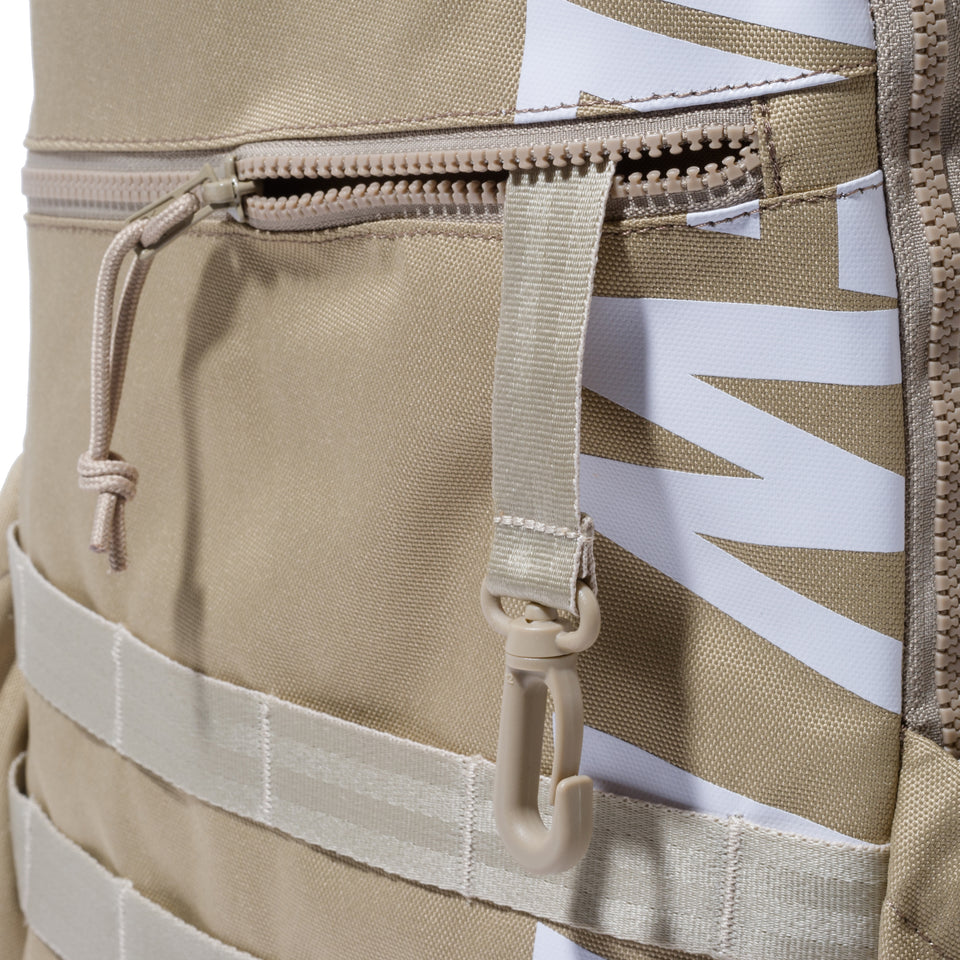 アーバンパック 33L プリントロゴ　ベージュ　×　ホワイト
