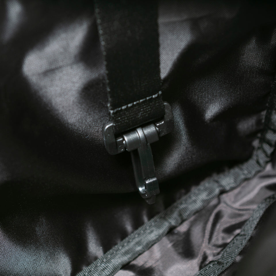 スクエア ウエストバッグ 7L ロゴテープ　ブラック