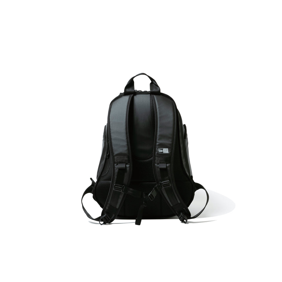 スポーツパック 31L プリントロゴ　ブラック　×　ホワイト
