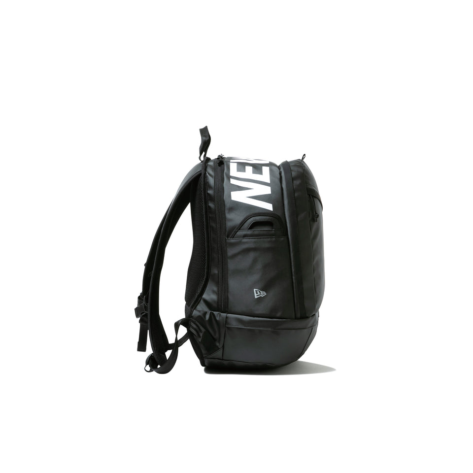 スポーツパック 31L プリントロゴ　ブラック　×　ホワイト