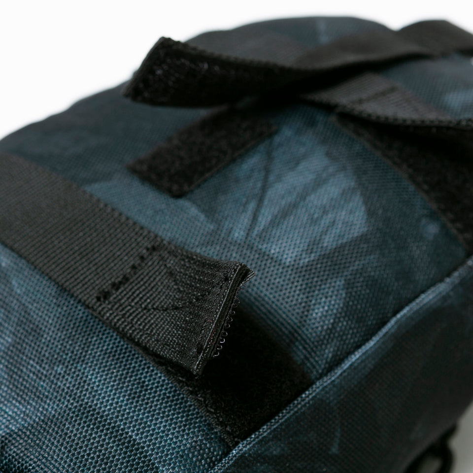 ショルダーポーチ 1.7L ナイトツリーカモ / ブラック