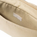 ショルダーポーチ ラージ 2L プリントロゴ ベージュ　×　ホワイト