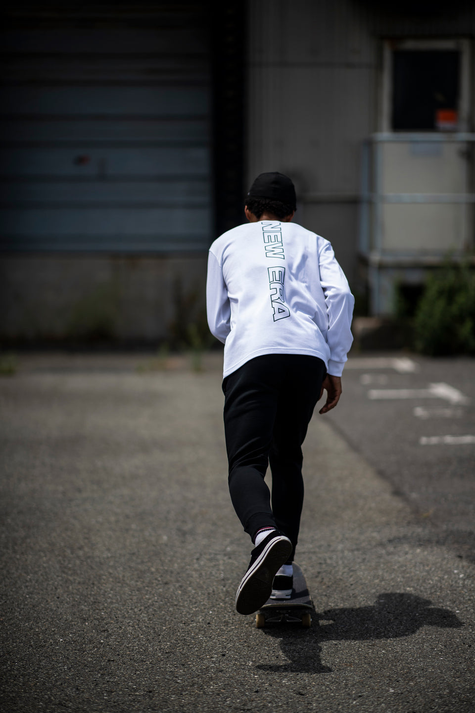 長袖 パフォーマンス Tシャツ リア ニューエラワードマーク ホワイト 【NEW ERA WORKOUT】
