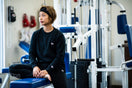 長袖 パフォーマンス Tシャツ リア ニューエラワードマーク ブラック 【NEW ERA WORKOUT】