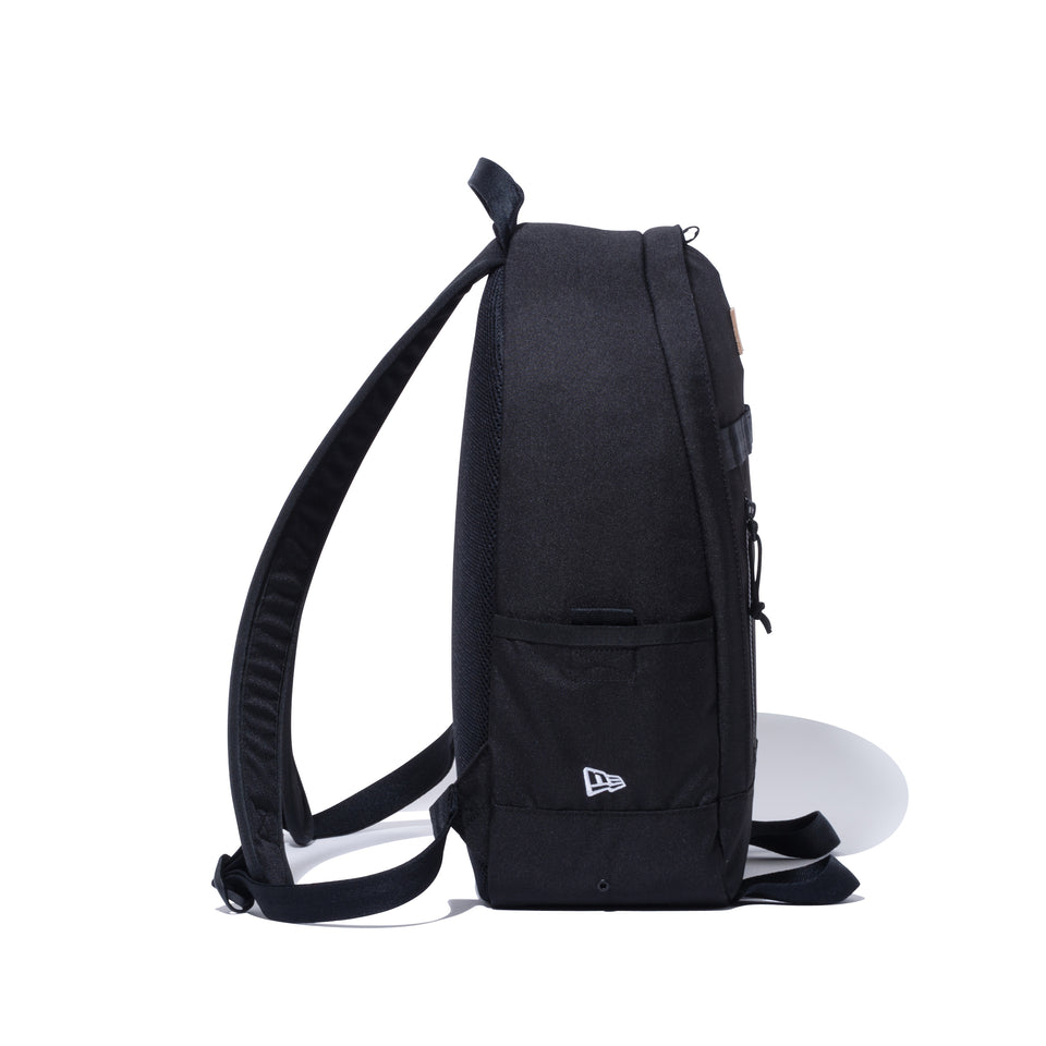 デイパック 22L AI TAKAHASHI 高橋愛 NEW ERA レザーパッチ ブラック