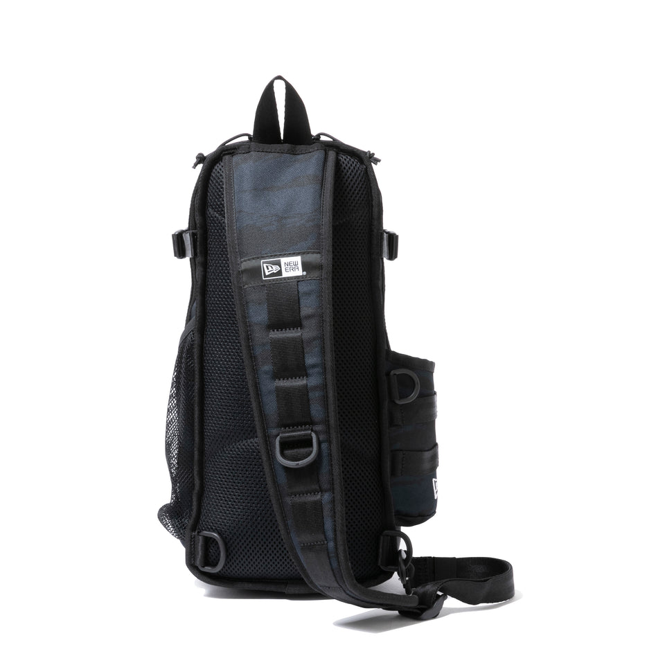 スリングボディバッグ 12L タイガーストライプカモネイビー / ブラック