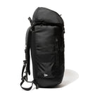 ラックサック 35L プリントロゴ ブラック × ホワイト