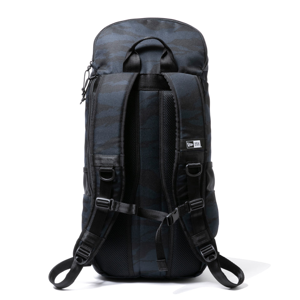 ラックサック 35L プリントロゴ アウトライン タイガーストライプカモネイビー