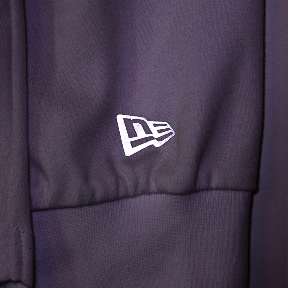長袖 テック Tシャツ レフトバックバーチカルロゴ ホワイト 【 Performance Apparel 】
