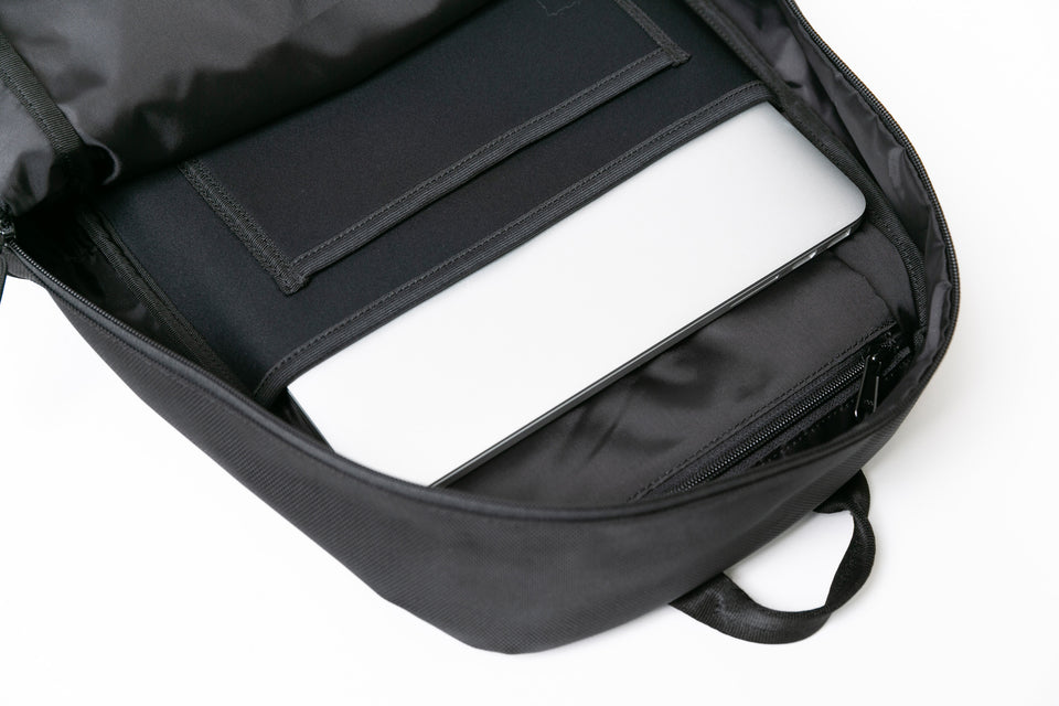 【アーバン ユーティリティ コレクション】スマートパック 28L ブラック