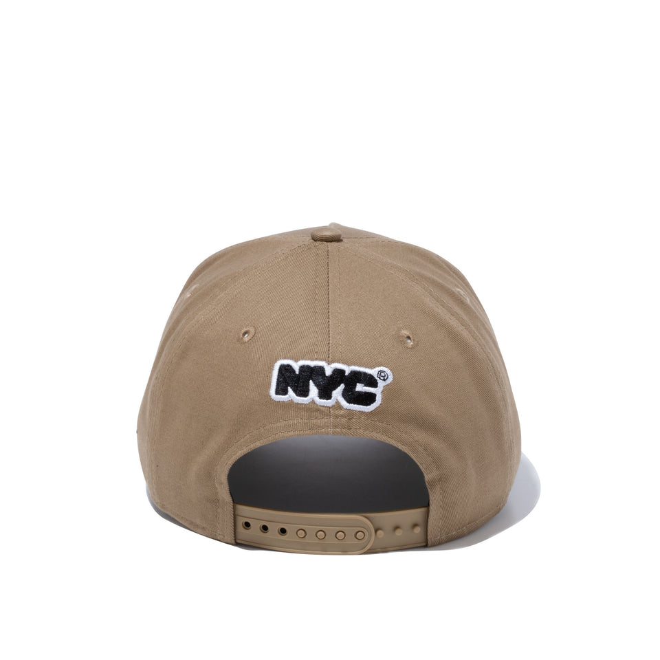 9FORTY A-Frame NYC ステッカー ブリティッシュカーキ