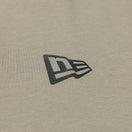 長袖 コットン Tシャツ フラッグロゴミニ ペブル  レギュラーフィット