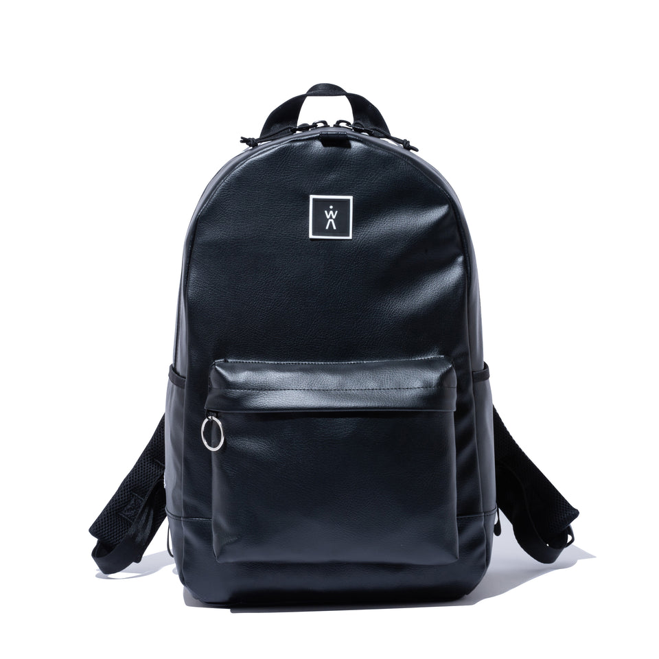 ライトパック 27L AYA シンセティックレザー ラバーパッチ プリントロゴ ブラック × ホワイト