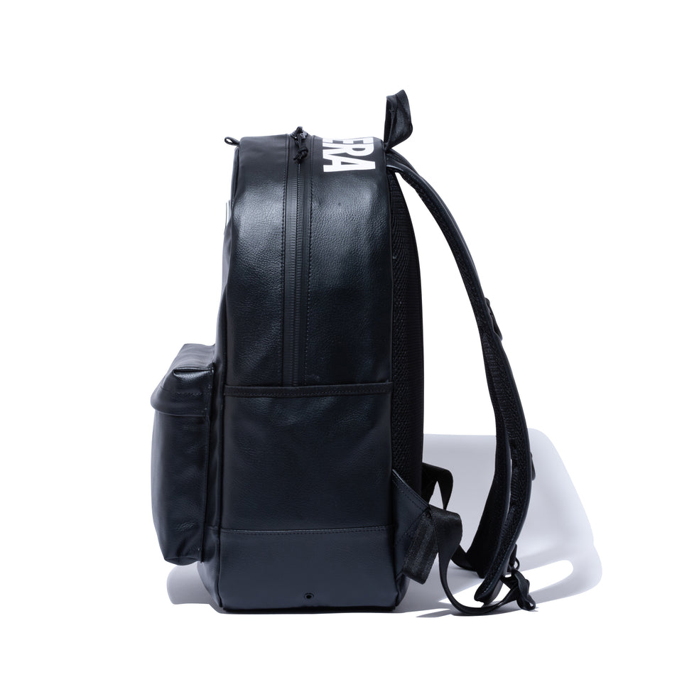 ライトパック 27L AYA シンセティックレザー ラバーパッチ プリントロゴ ブラック × ホワイト