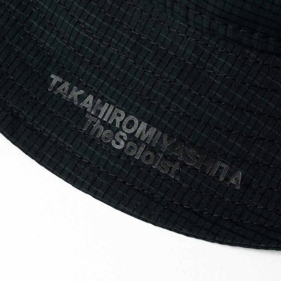 バケット01 TAKAHIROMIYASHITATheSoloist. リフレクティブロゴ ブラック